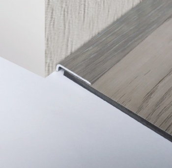 Wood Grain Short Edge Right Angle